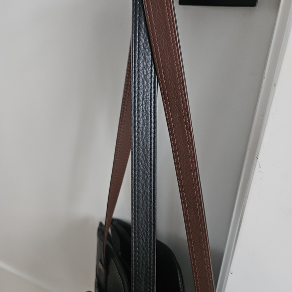 Derek Alexander Two Tone Leather Bag 2 Zip Up Compartments Built In Wallet - Picture 2 of 12